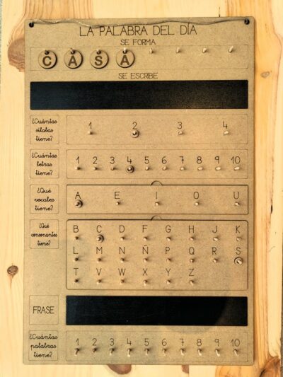 Panel Interactivo "La Palabra del Día" Mayúsculas y Minúsculas 60x40Cm